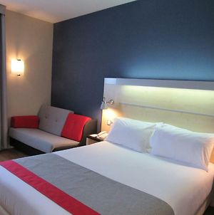 Holiday Inn Express Madrid-Alcorcón, an IHG Hotel Exterior photo