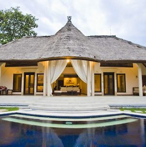 Garden Villa Bali Seminyak Exterior photo
