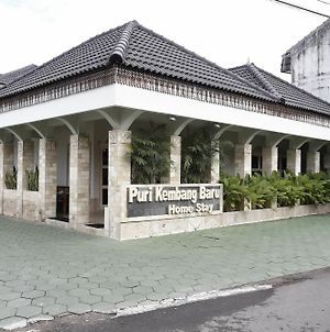 Reddoorz Plus Near Adisucipto Airport 2 Hotel Jogjacarta Exterior photo