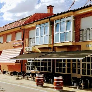 Hostal - Restaurante La Buena Villa By Vivere Stays Villalonquejar Exterior photo