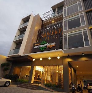 De Boutique Style Hotel Malang Exterior photo