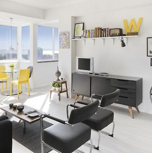 Prime Apartments White And Yellow Cascais Exterior photo