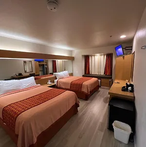 Americas Best Value Inn And Suites Ada Exterior photo
