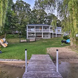 Cozy Lakefront Lapeer House With 2 Paddle Boats! Exterior photo