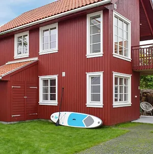 Beautiful Home In Tvedestrand With 3 Bedrooms And Wifi Exterior photo
