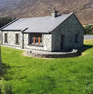 Kearneys Cottage, Dugort, Achill Island, County Mayo - 3 Bedroom Sleeps 6 Bellanasally Exterior photo