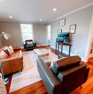 Phillips Academy Andover, Easy Commute To Boston, Free Parking 3 Bedrooms, 2 Baths Exterior photo