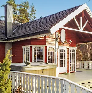 Awesome Home In Lyngdal With 3 Bedrooms Belland Exterior photo
