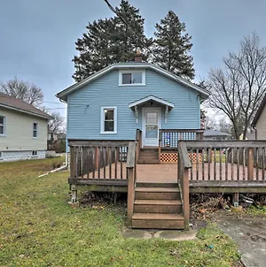Cozy Westmont Home Walk To Metra Station! Exterior photo