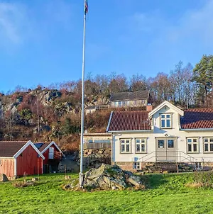 Stunning Home In Farsund With 4 Bedrooms And Wifi Skarstein  Exterior photo