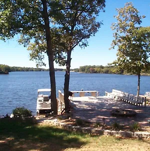 O'Brist Lakehouse On Centralia Lake Salem Exterior photo
