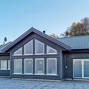 Beautiful Home In Lyngdal With 4 Bedrooms Exterior photo