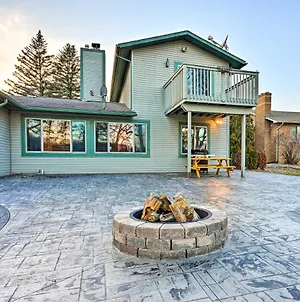 Lakefront Hartland Cottage With Patio And Fire Pits! Exterior photo
