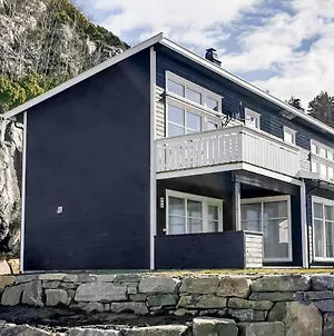 Beautiful Home In Lindesnes With 3 Bedrooms Svinoy Exterior photo