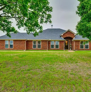 Pet-Friendly Waxahachie Vacation Home With Backyard! Exterior photo