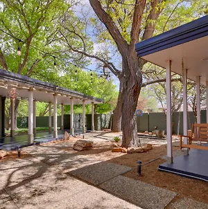 Mid-Century Modern Home With Fire Pit And Gas Grill! Amarillo Exterior photo