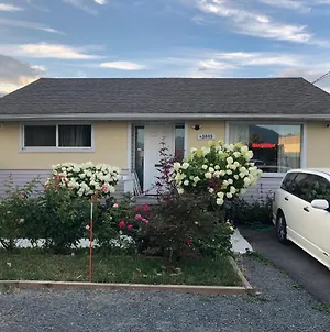 Shady Willow Guest House - Coach House & Small Compact Rooms With Separate Entrance & Bath - Rv Parking Available Chilliwack Exterior photo