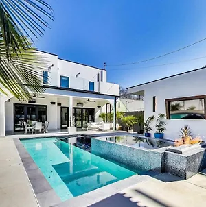 Sleek & Chic Melrose Villa Los Angeles Exterior photo