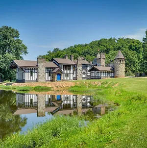 Missouri Castle With Private Lake, Pool And 100 Acres! Avon Exterior photo