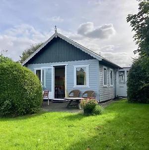 Charming Wooden Cottage Madelief 4P Close To Lake Lauwersmeer Anjum Exterior photo