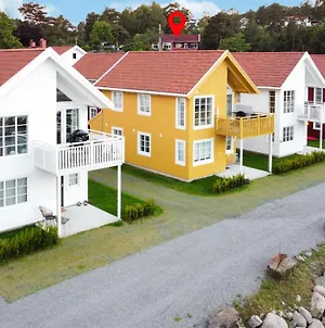 Stunning Home In Tvedestrand With House Sea View Exterior photo