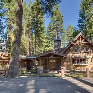 Holly House On The West Shore - New Hot Tub, Wood Fireplace, Near Skiing Tahoe City Exterior photo