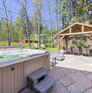 Rustling Grove In Tahoe City - Pet-Friendly, Walking Distance To Downtown And Lake - Private Hot Tub Exterior photo