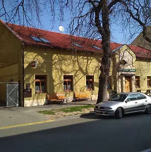 Apartmány Pod Kaštany Kvasice Exterior photo