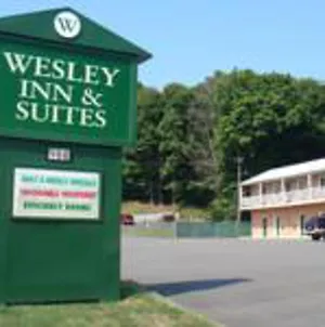 Wesley Inn & Suites Middletown Exterior photo