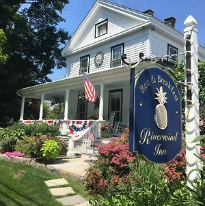 Riverwind Inn Bed And Breakfast Deep River Exterior photo